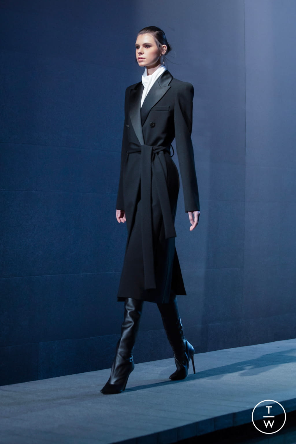 Fashion Week Paris Fall/Winter 2021 look 15 de la collection Elie Saab womenswear