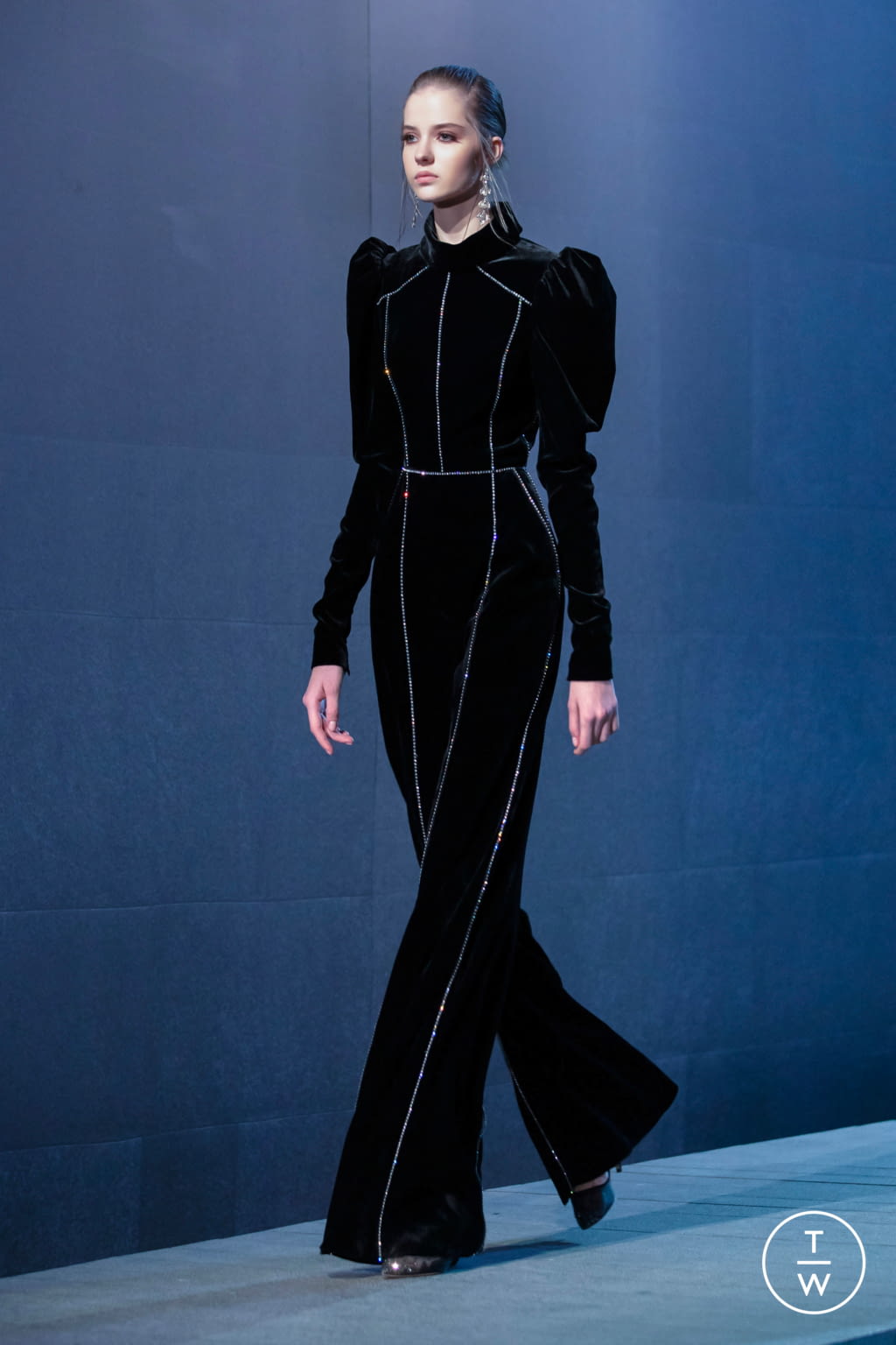 Fashion Week Paris Fall/Winter 2021 look 17 de la collection Elie Saab womenswear