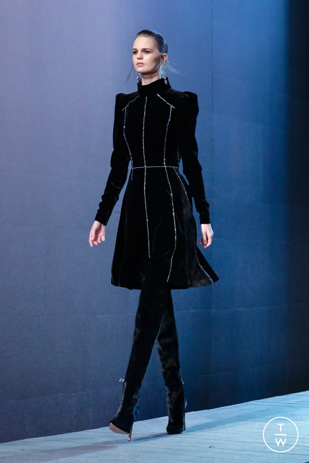Fashion Week Paris Fall/Winter 2021 look 18 de la collection Elie Saab womenswear
