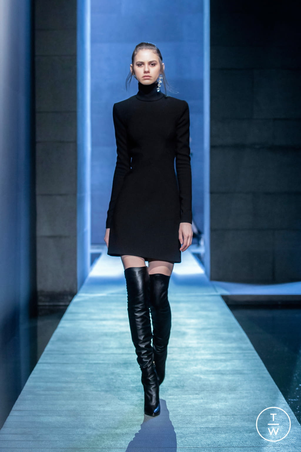 Fashion Week Paris Fall/Winter 2021 look 39 from the Elie Saab collection 女装