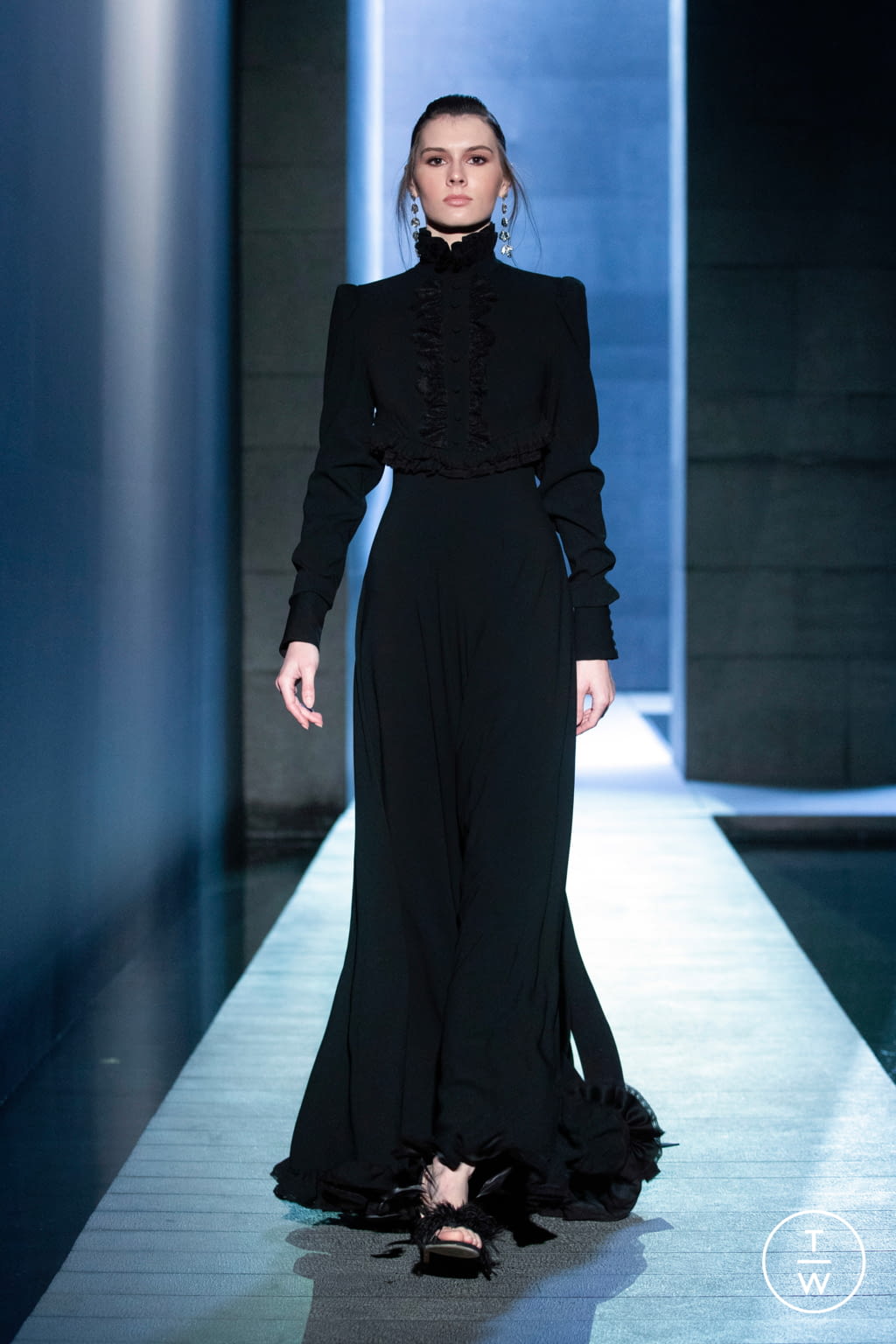 Fashion Week Paris Fall/Winter 2021 look 42 de la collection Elie Saab womenswear