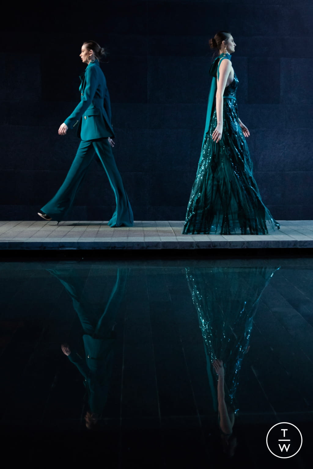 Fashion Week Paris Fall/Winter 2021 look 45 from the Elie Saab collection 女装