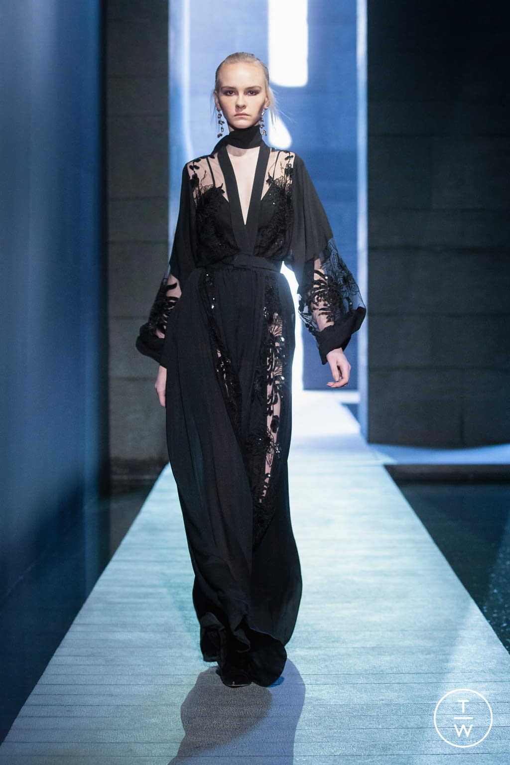 Fashion Week Paris Fall/Winter 2021 look 54 de la collection Elie Saab womenswear