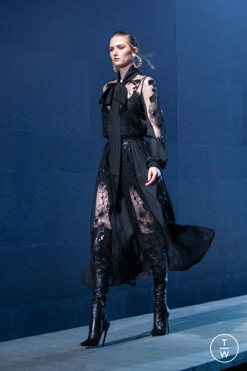 Fashion Week Paris Fall/Winter 2021 look 56 from the Elie Saab collection womenswear