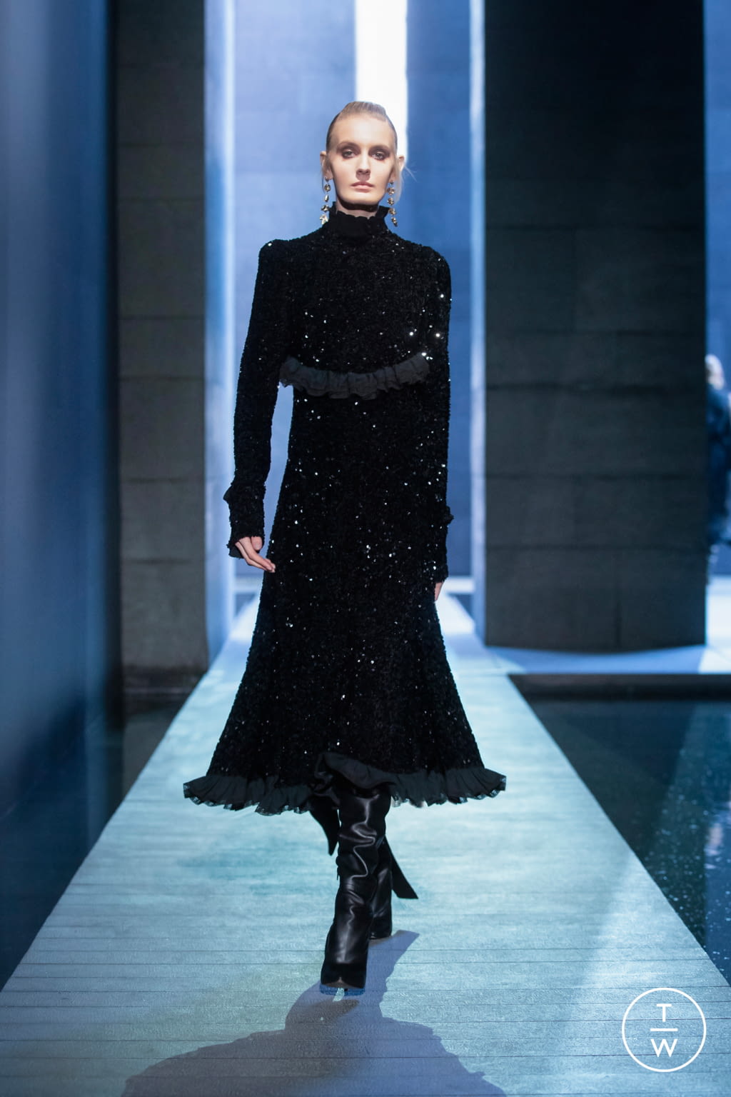 Fashion Week Paris Fall/Winter 2021 look 57 from the Elie Saab collection 女装