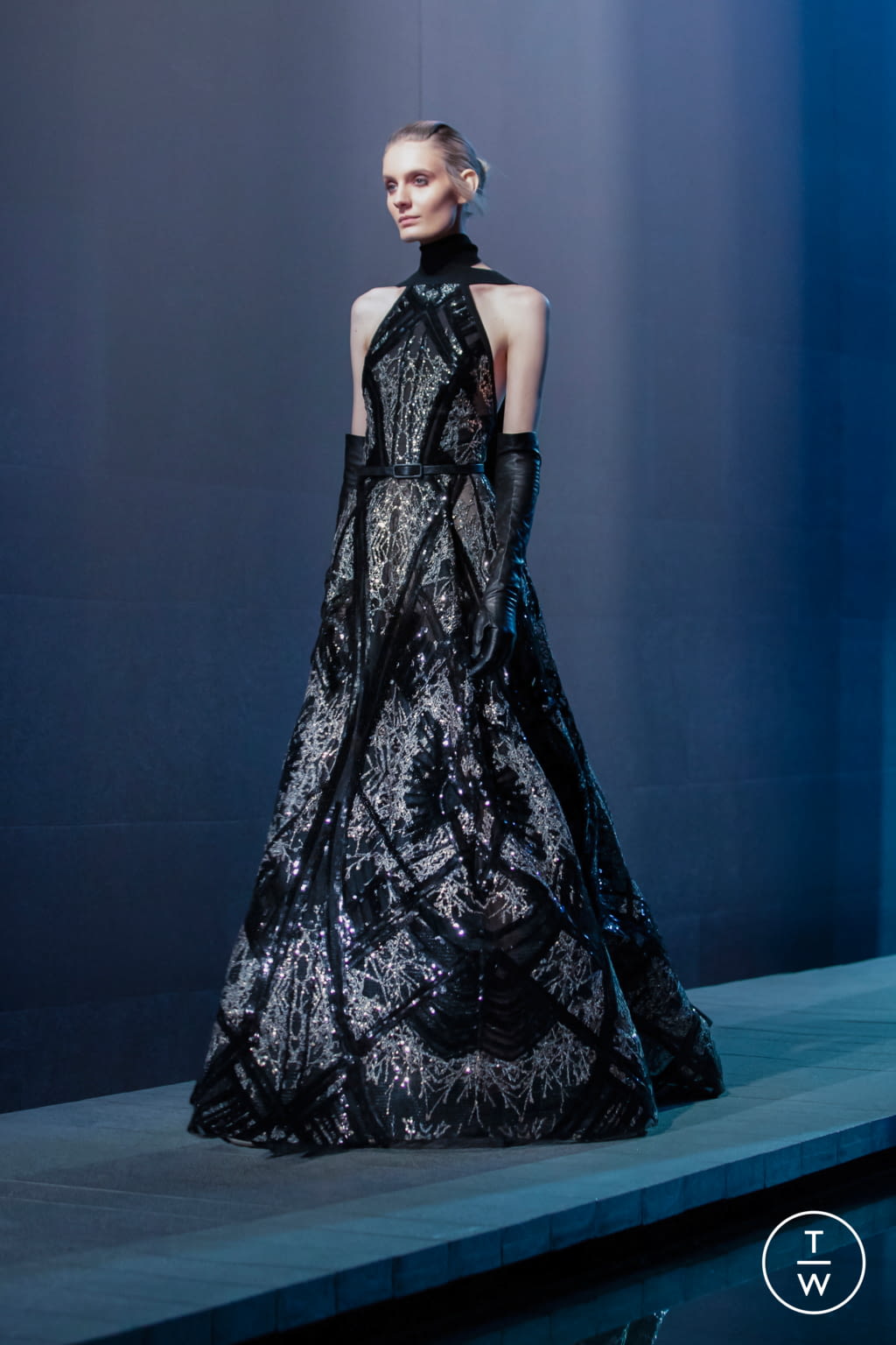 Fashion Week Paris Fall/Winter 2021 look 74 from the Elie Saab collection 女装
