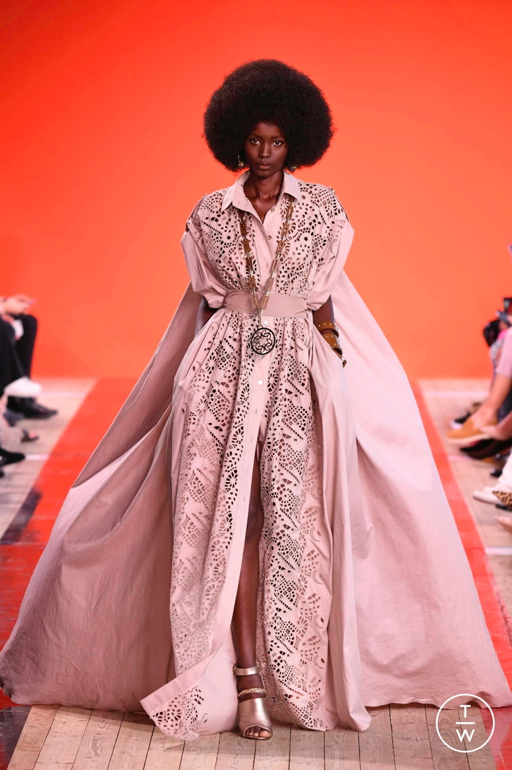 Fashion Week Paris Spring/Summer 2020 look 1 de la collection Elie Saab womenswear