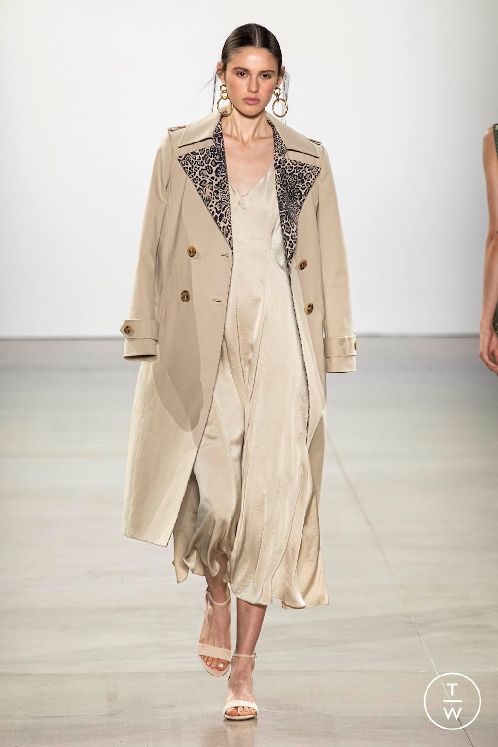 Fashion Week New York Spring/Summer 2020 look 8 from the Elie Tahari collection 女装