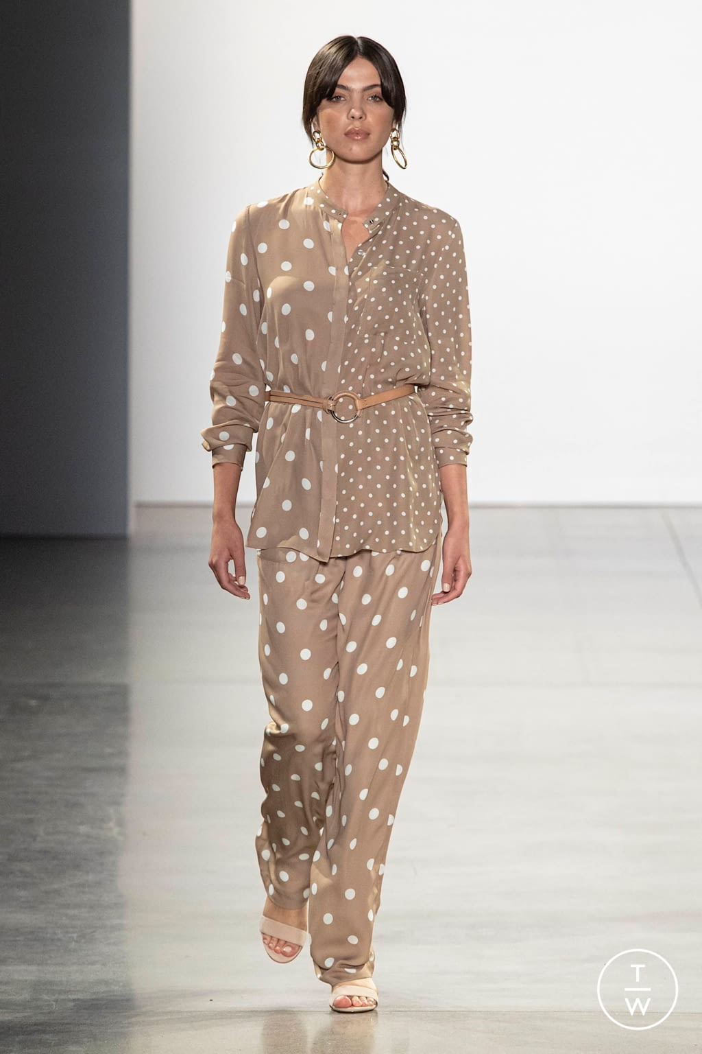 Fashion Week New York Spring/Summer 2020 look 10 from the Elie Tahari collection 女装