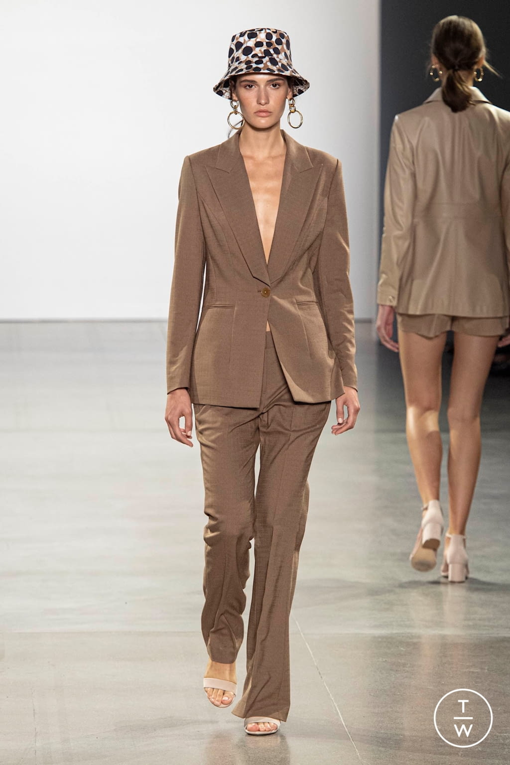 Fashion Week New York Spring/Summer 2020 look 12 from the Elie Tahari collection 女装