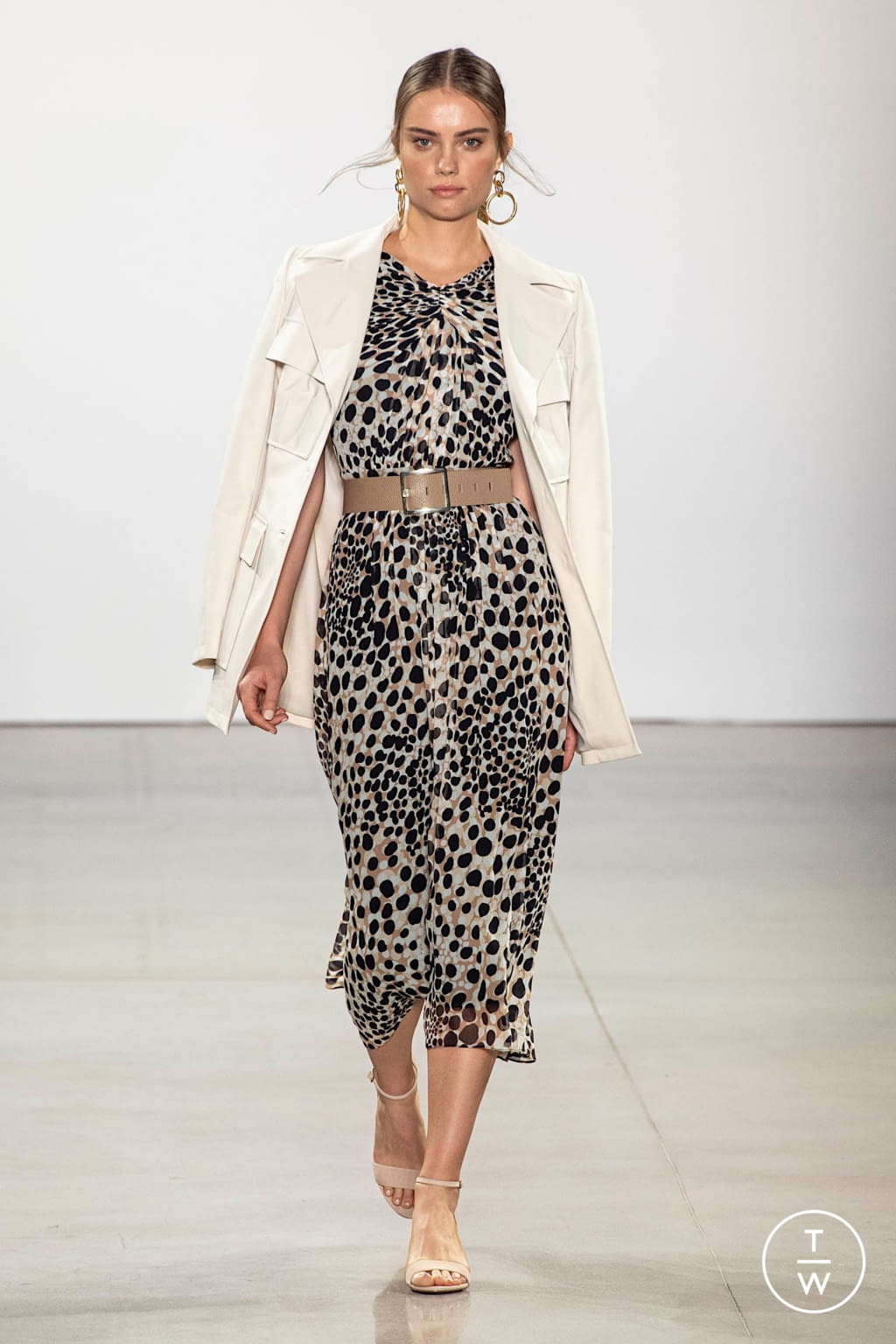 Fashion Week New York Spring/Summer 2020 look 13 from the Elie Tahari collection womenswear