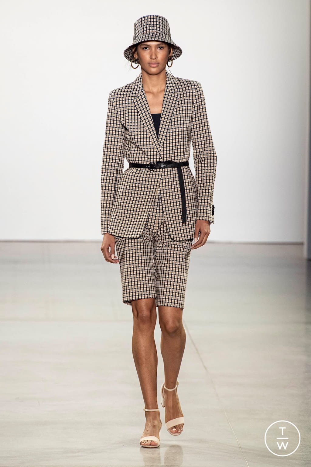 Fashion Week New York Spring/Summer 2020 look 16 from the Elie Tahari collection 女装