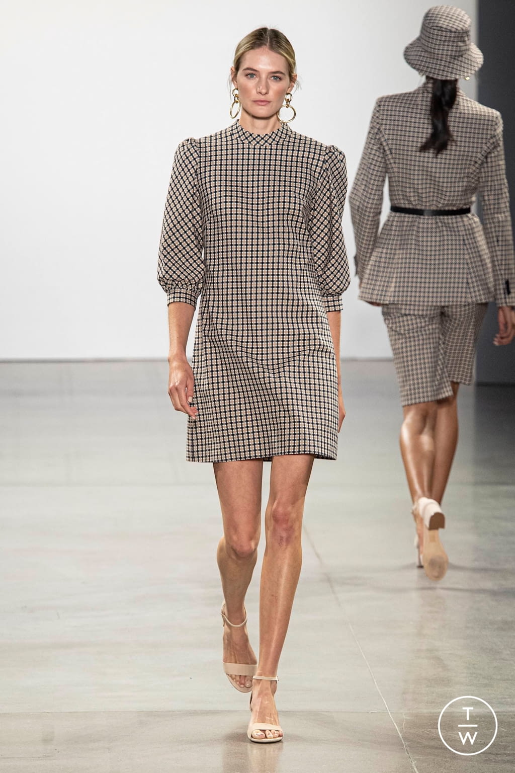 Fashion Week New York Spring/Summer 2020 look 17 from the Elie Tahari collection womenswear