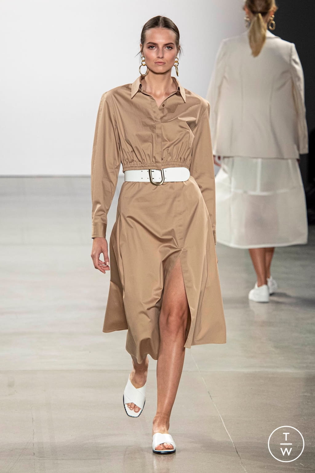 Fashion Week New York Spring/Summer 2020 look 19 from the Elie Tahari collection womenswear