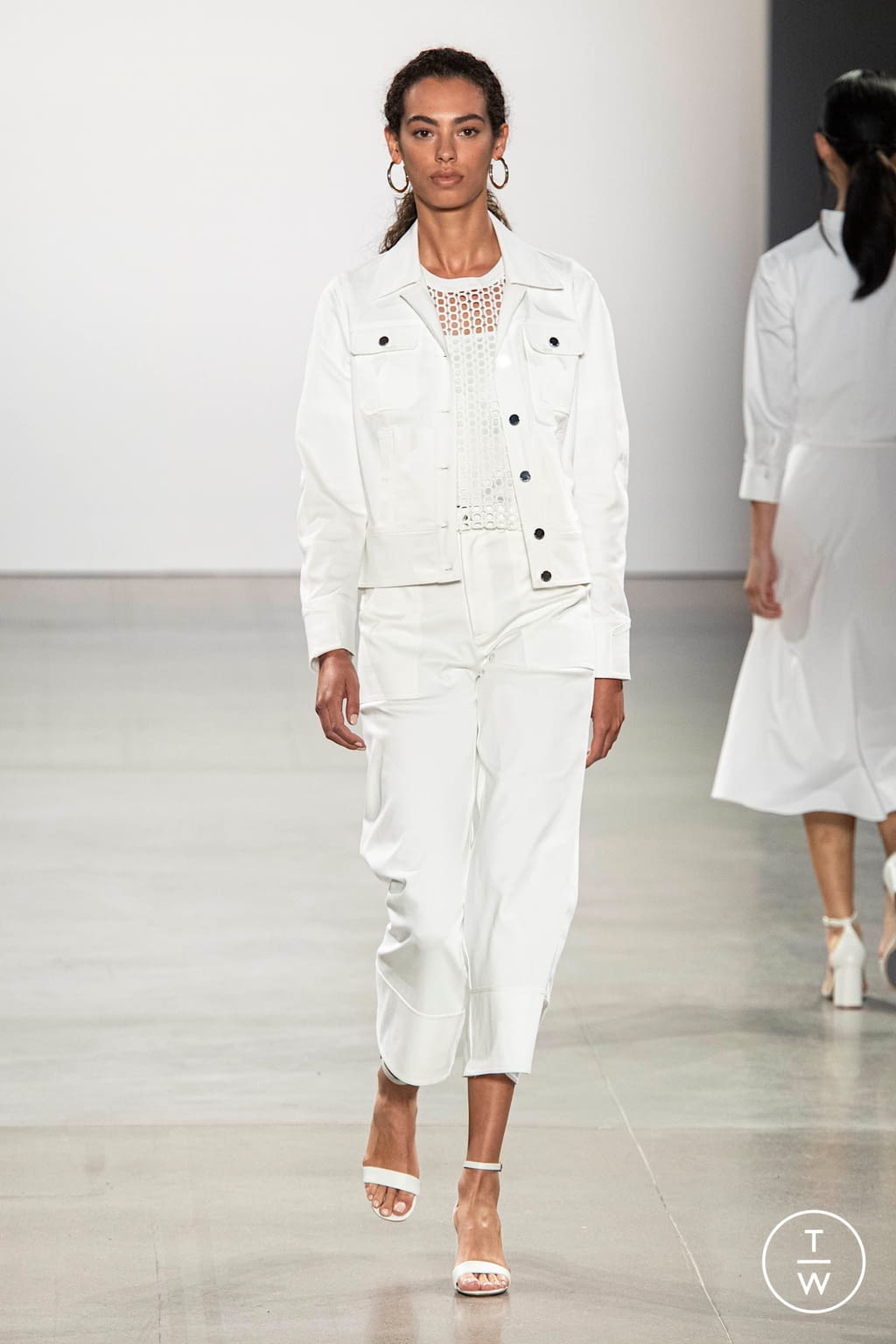 Fashion Week New York Spring/Summer 2020 look 21 from the Elie Tahari collection 女装