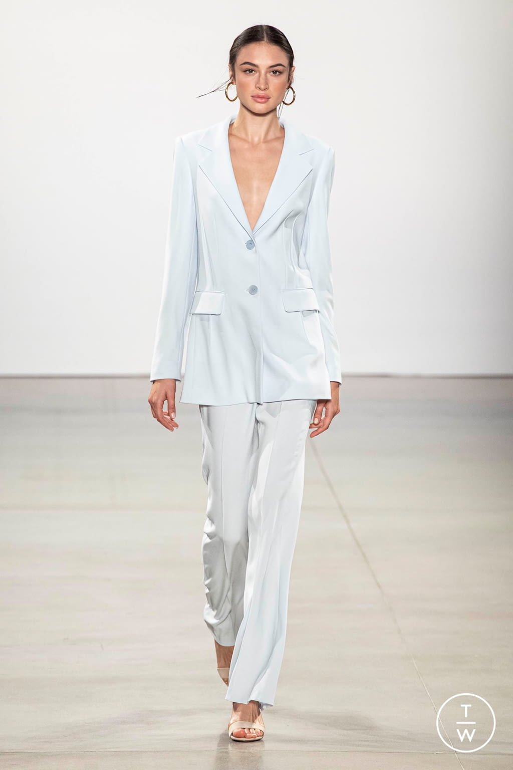 Fashion Week New York Spring/Summer 2020 look 26 from the Elie Tahari collection womenswear