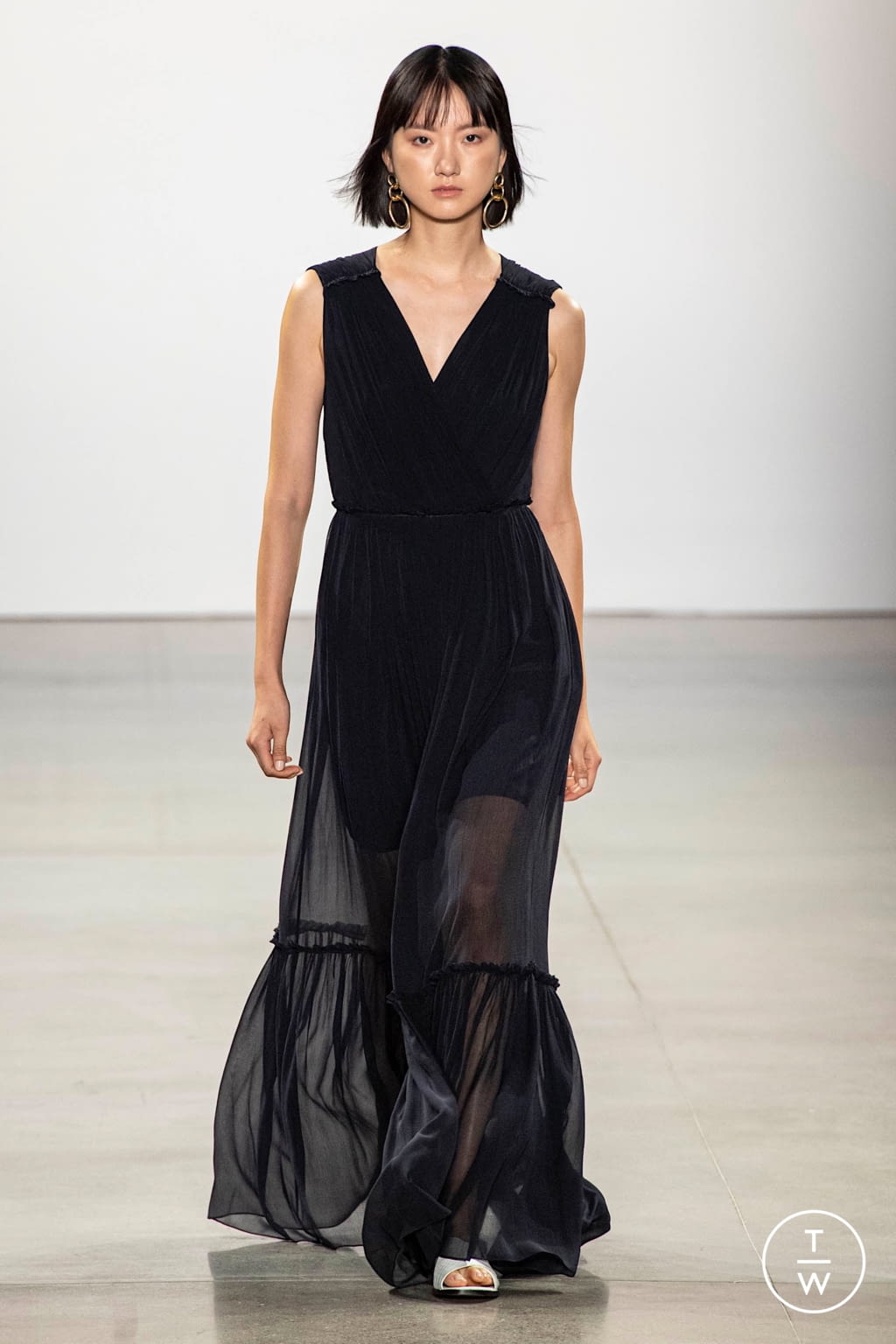Fashion Week New York Spring/Summer 2020 look 29 from the Elie Tahari collection womenswear