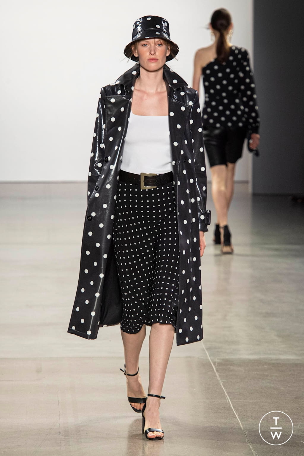 Fashion Week New York Spring/Summer 2020 look 33 from the Elie Tahari collection womenswear