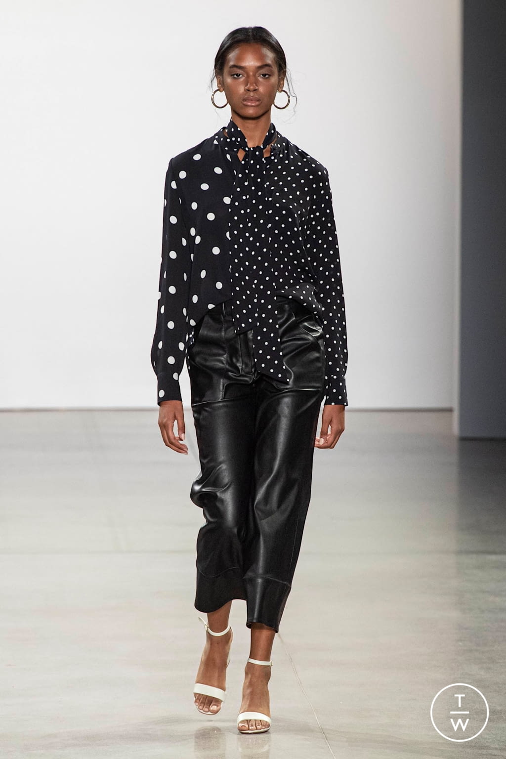 Fashion Week New York Spring/Summer 2020 look 32 from the Elie Tahari collection womenswear