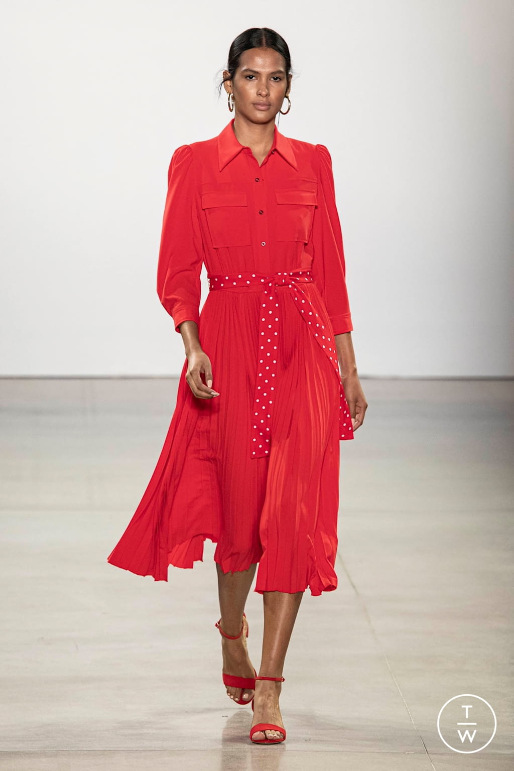 Fashion Week New York Spring/Summer 2020 look 37 from the Elie Tahari collection womenswear