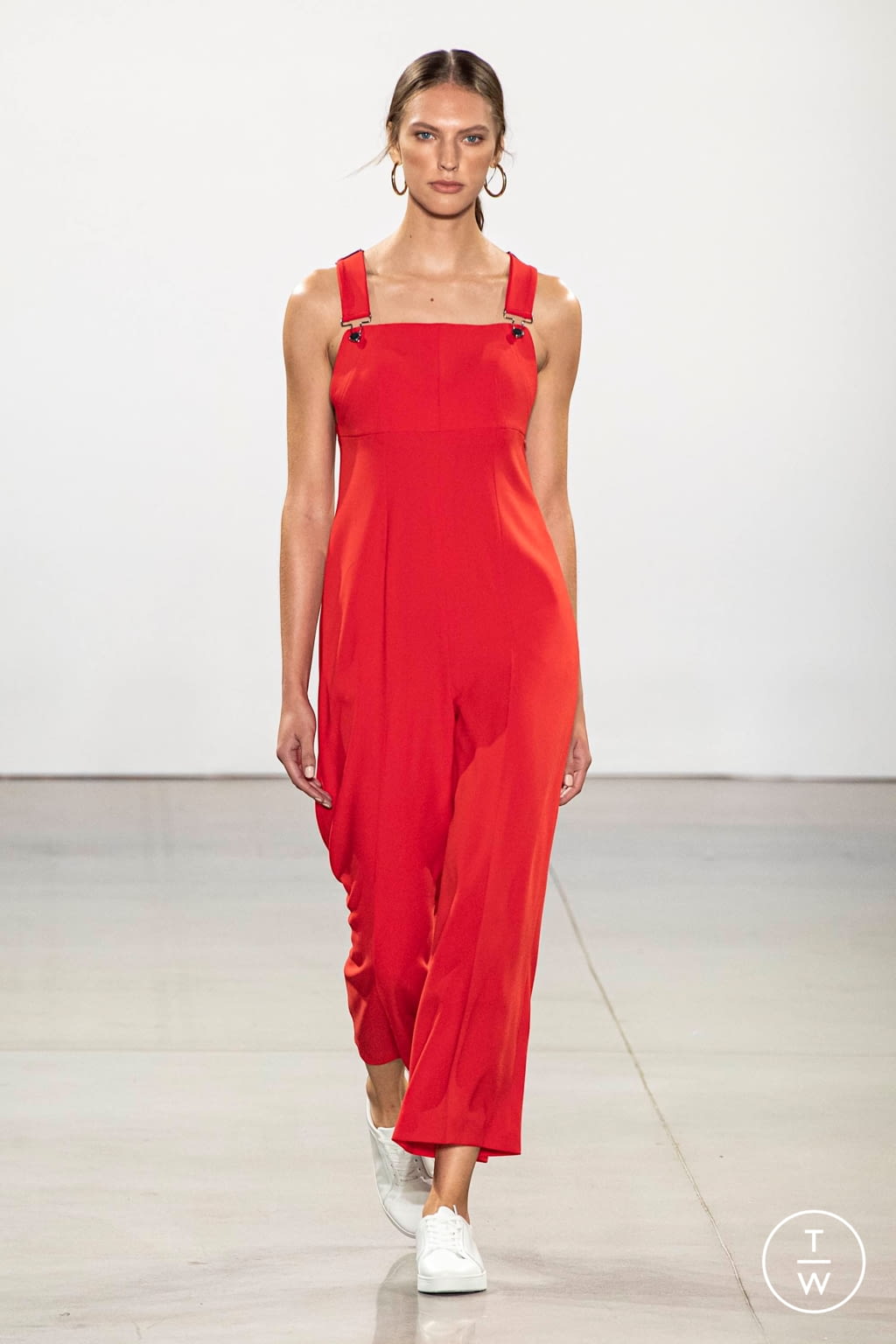 Fashion Week New York Spring/Summer 2020 look 39 from the Elie Tahari collection 女装