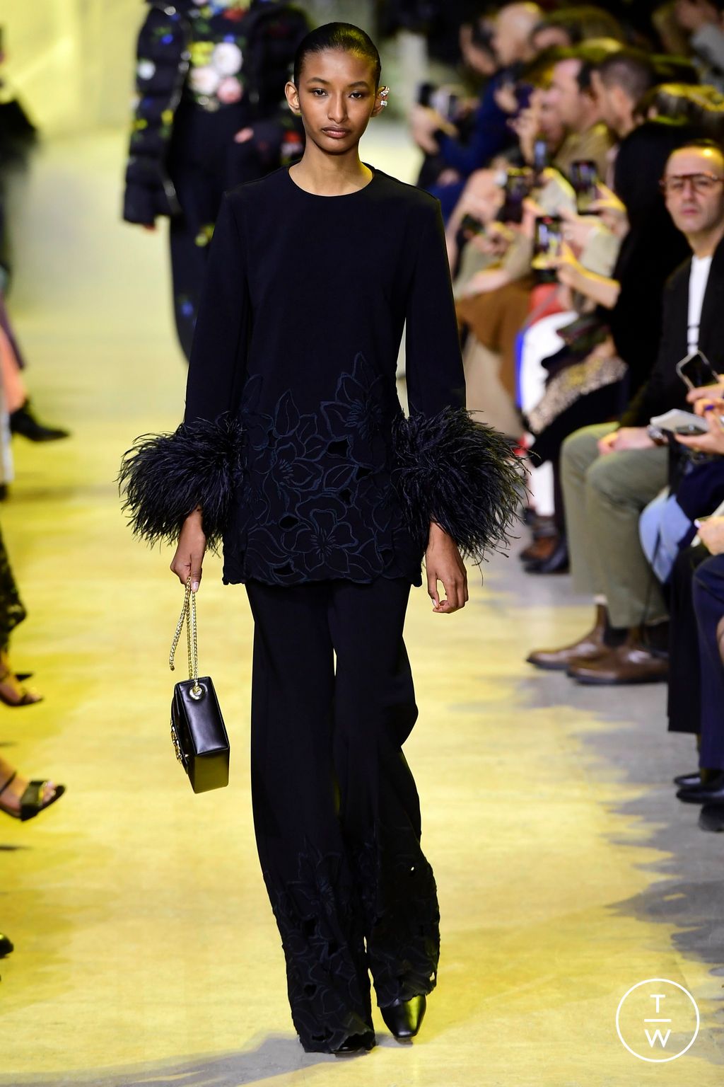 Fashion Week Paris Fall/Winter 2023 look 5 de la collection Elie Saab womenswear