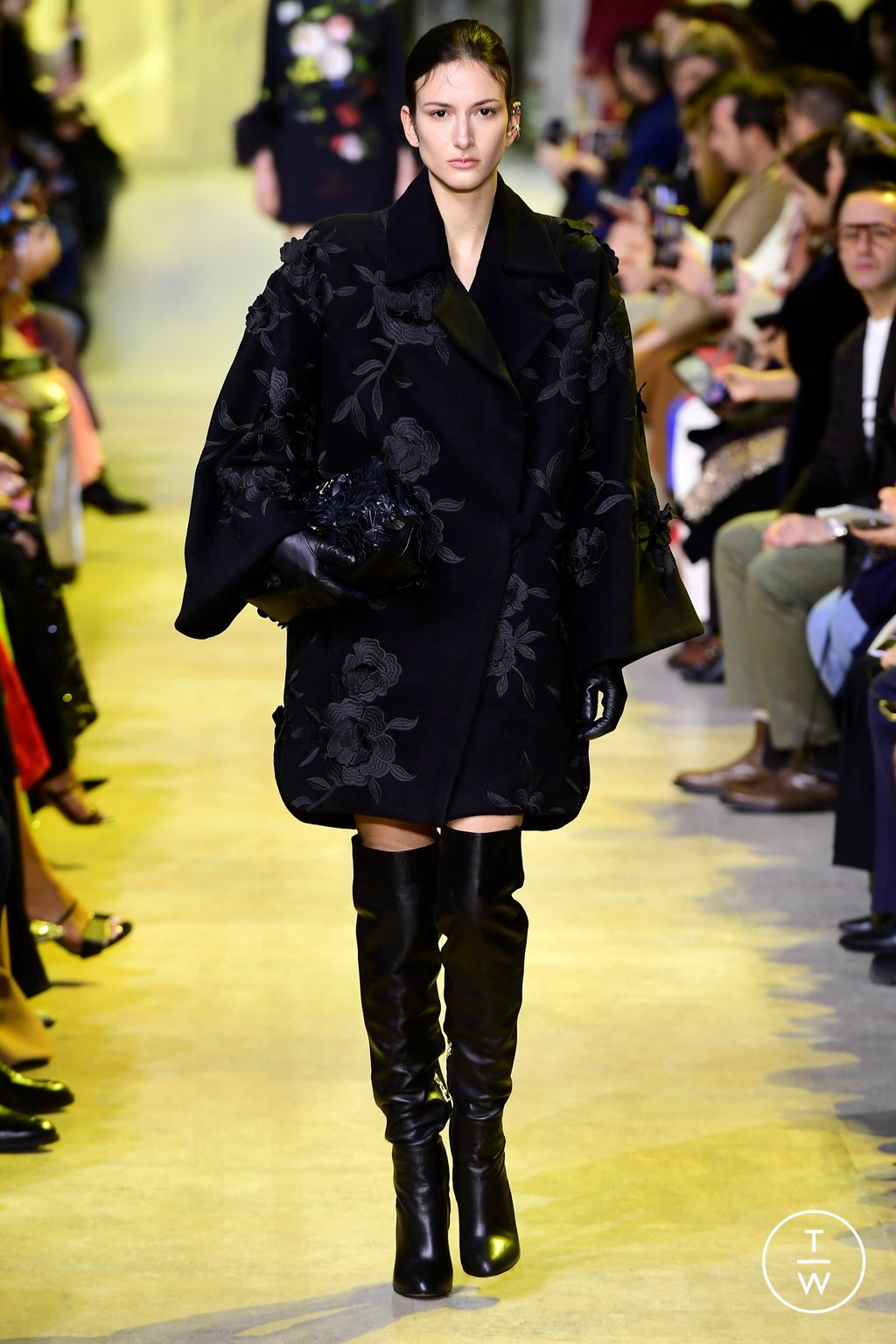 Fashion Week Paris Fall/Winter 2023 look 7 from the Elie Saab collection womenswear