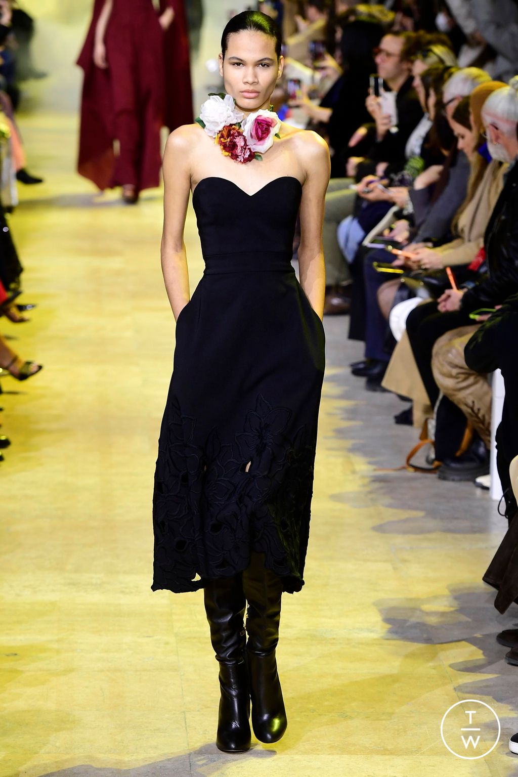 Fashion Week Paris Fall/Winter 2023 look 13 from the Elie Saab collection womenswear