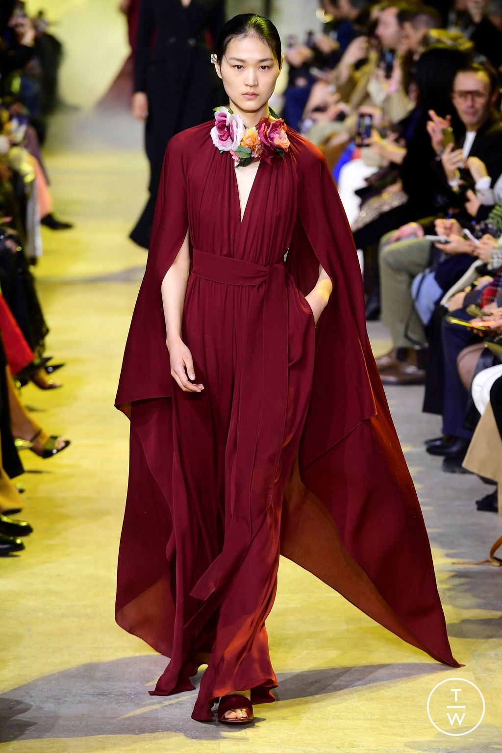 Fashion Week Paris Fall/Winter 2023 look 14 from the Elie Saab collection 女装