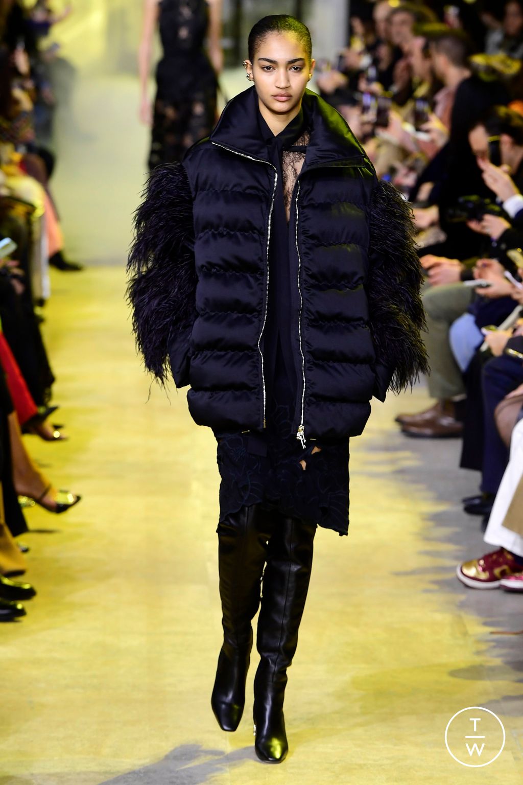 Fashion Week Paris Fall/Winter 2023 look 21 de la collection Elie Saab womenswear
