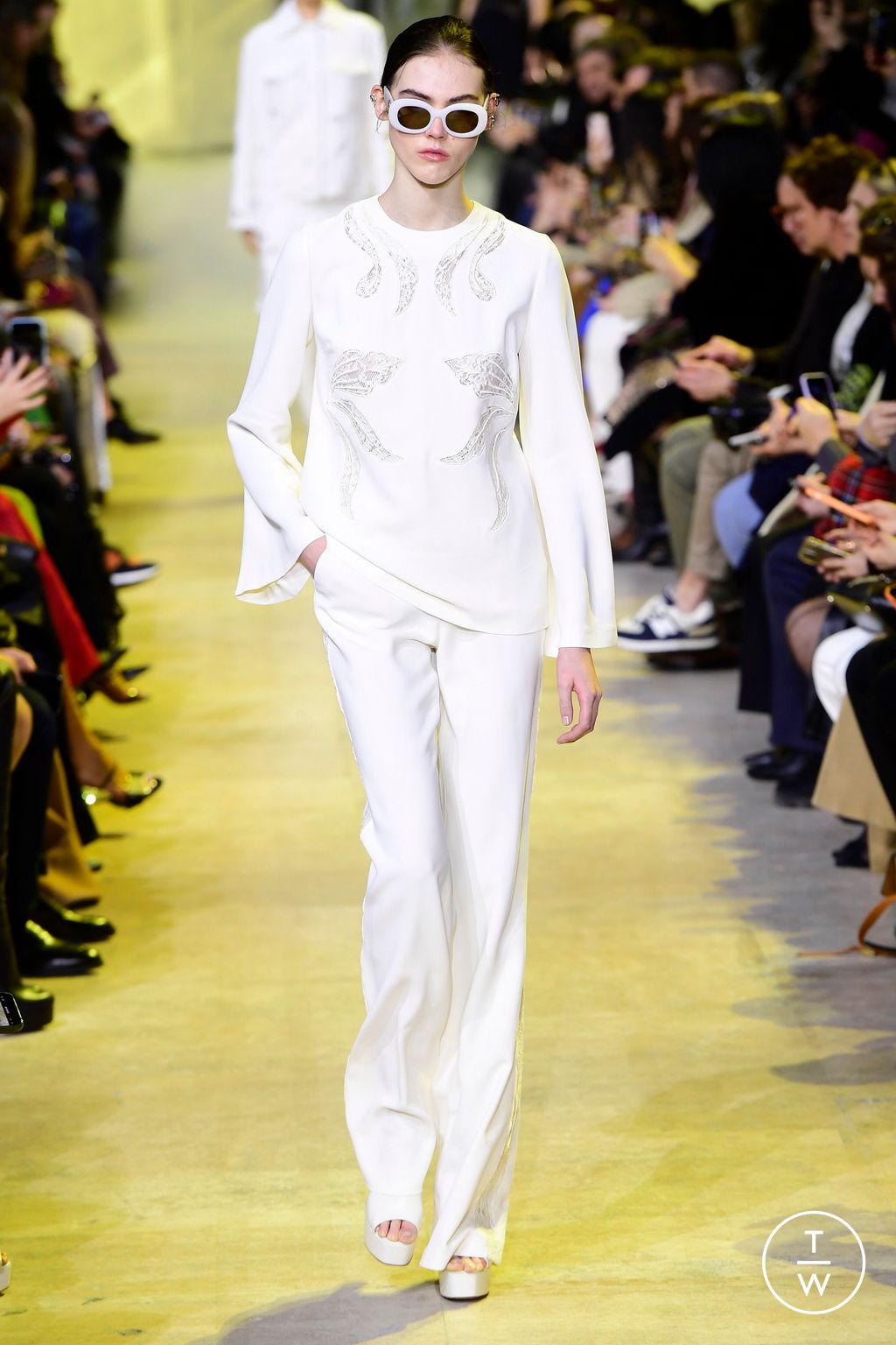 Fashion Week Paris Fall/Winter 2023 look 27 de la collection Elie Saab womenswear