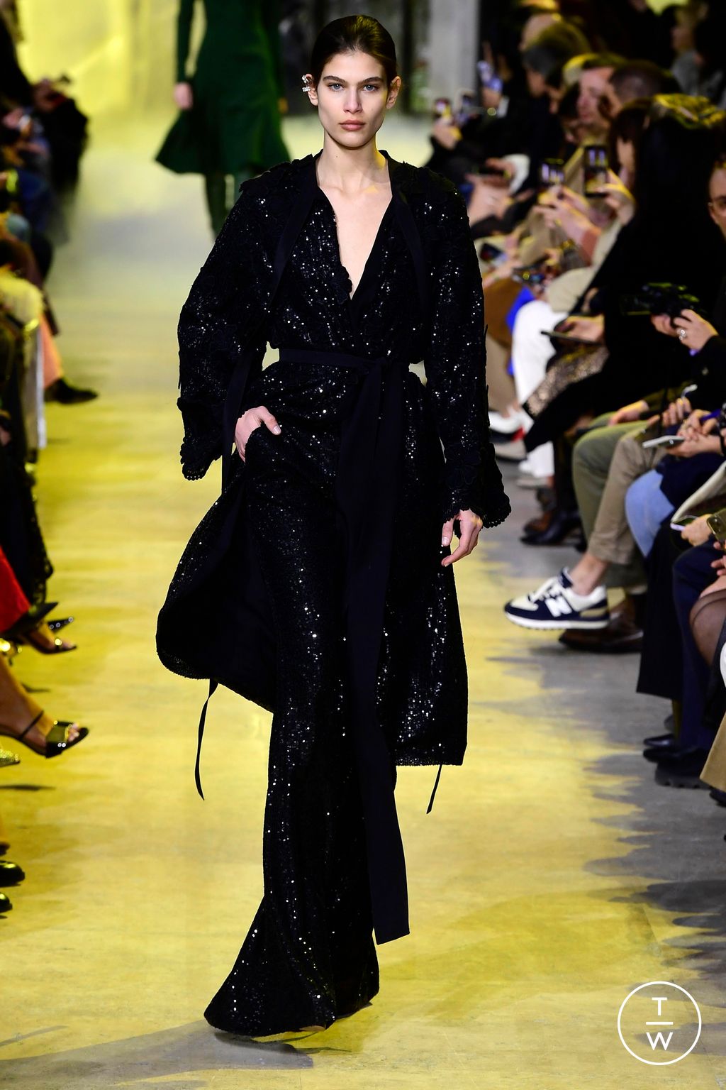 Fashion Week Paris Fall/Winter 2023 look 39 from the Elie Saab collection 女装