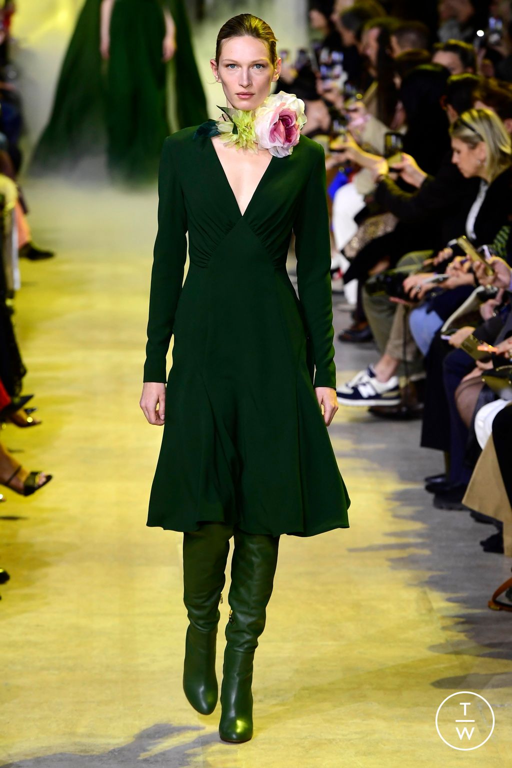 Fashion Week Paris Fall/Winter 2023 look 40 from the Elie Saab collection womenswear