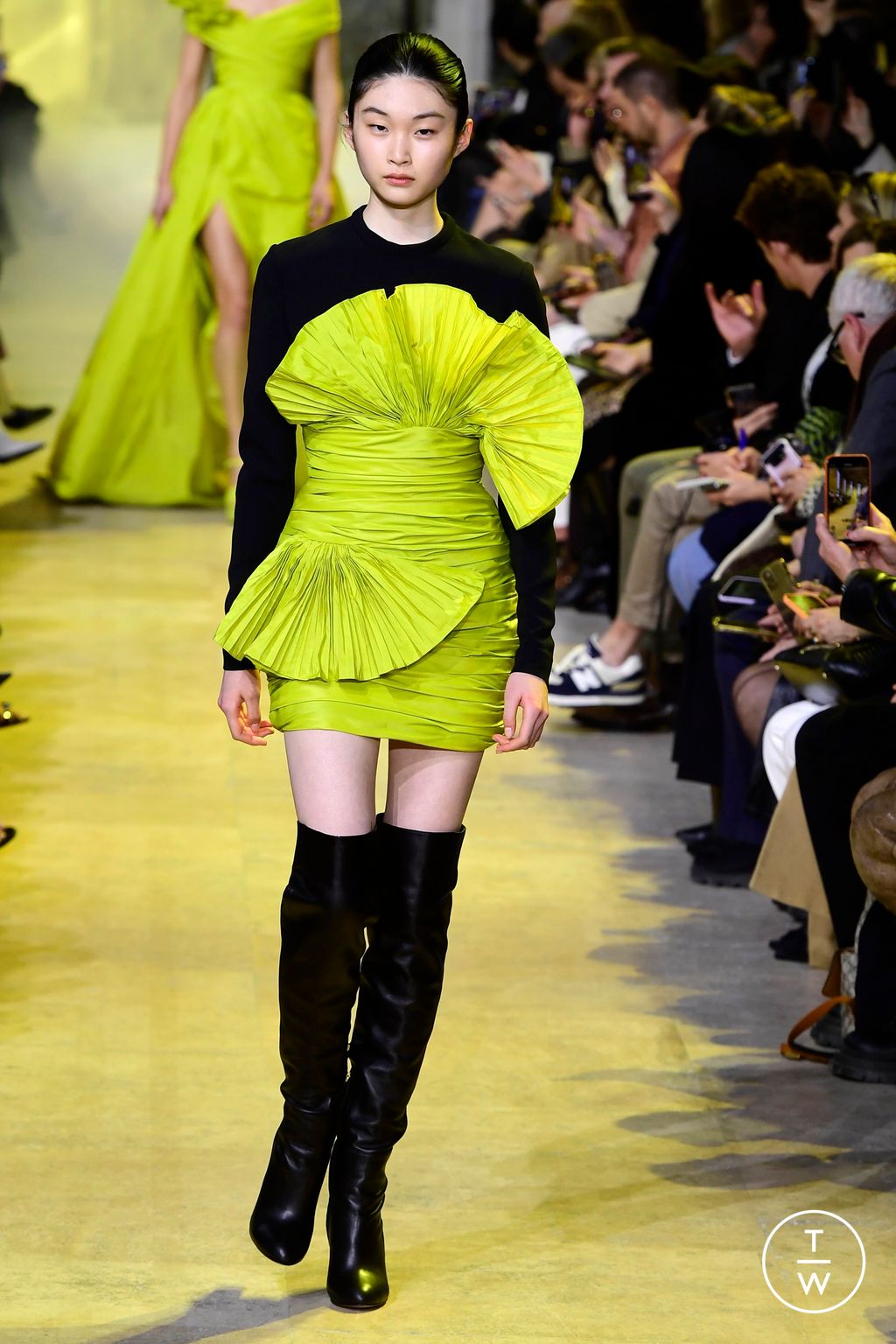 Fashion Week Paris Fall/Winter 2023 look 45 de la collection Elie Saab womenswear