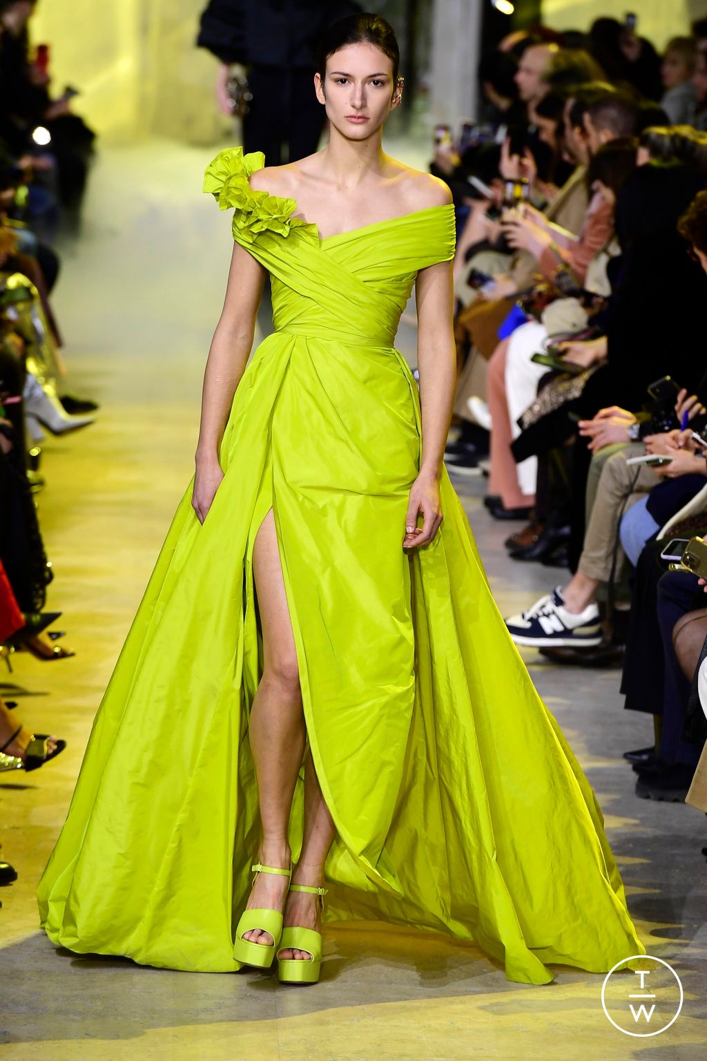 Fashion Week Paris Fall/Winter 2023 look 46 de la collection Elie Saab womenswear