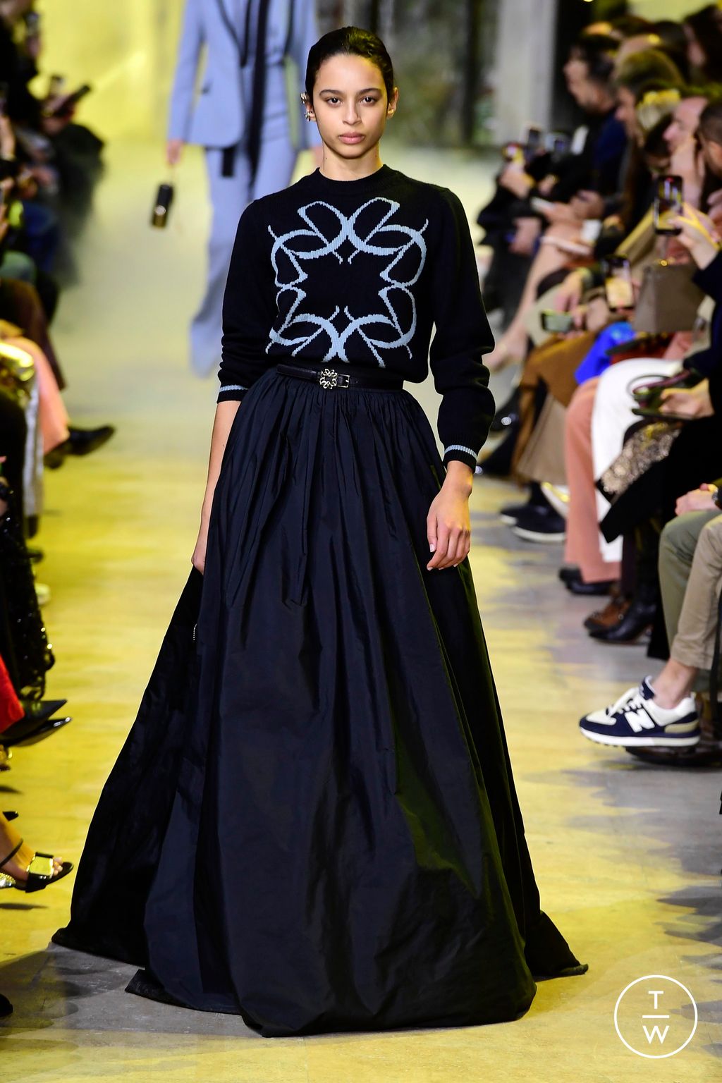 Fashion Week Paris Fall/Winter 2023 look 54 de la collection Elie Saab womenswear
