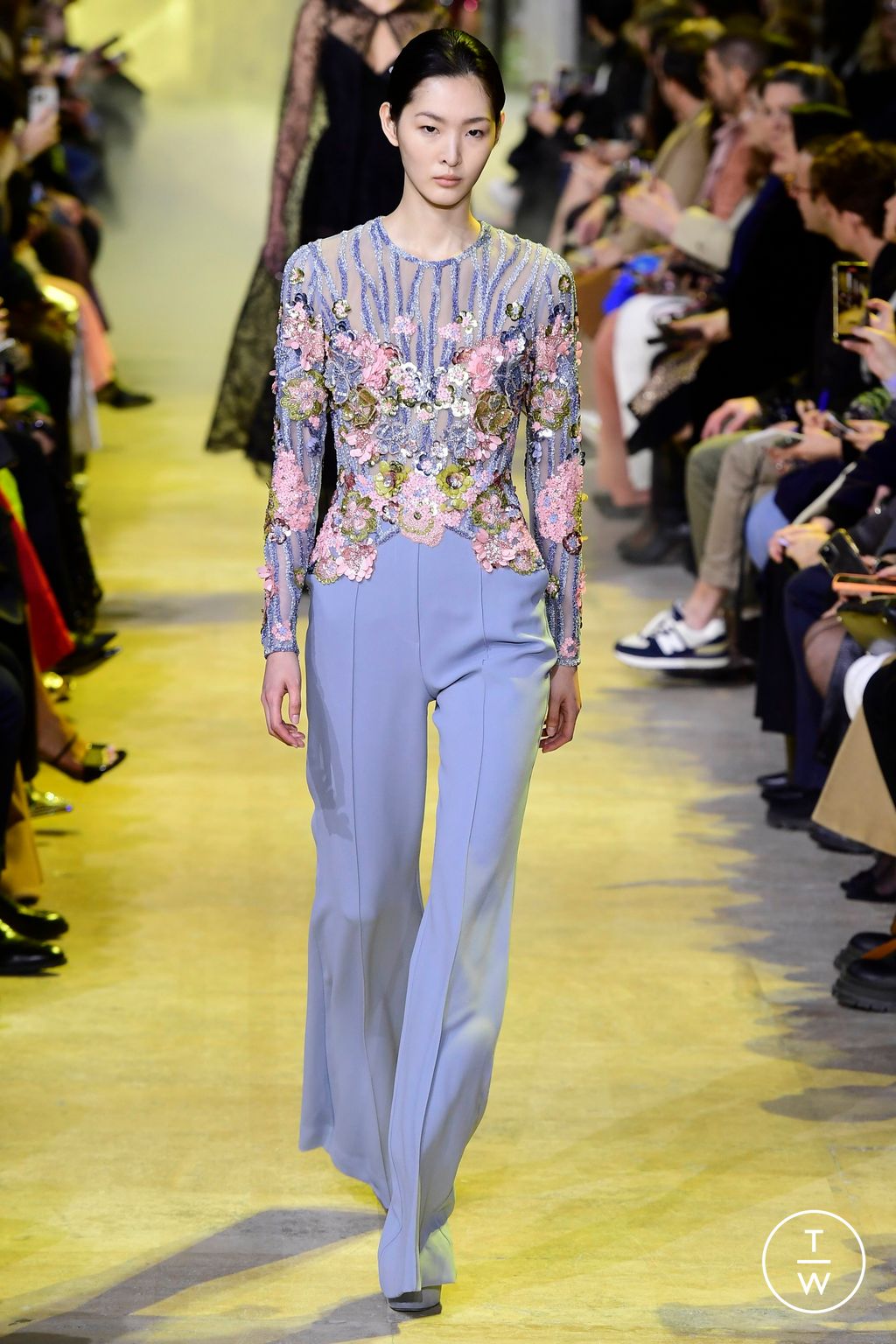 Fashion Week Paris Fall/Winter 2023 look 59 de la collection Elie Saab womenswear
