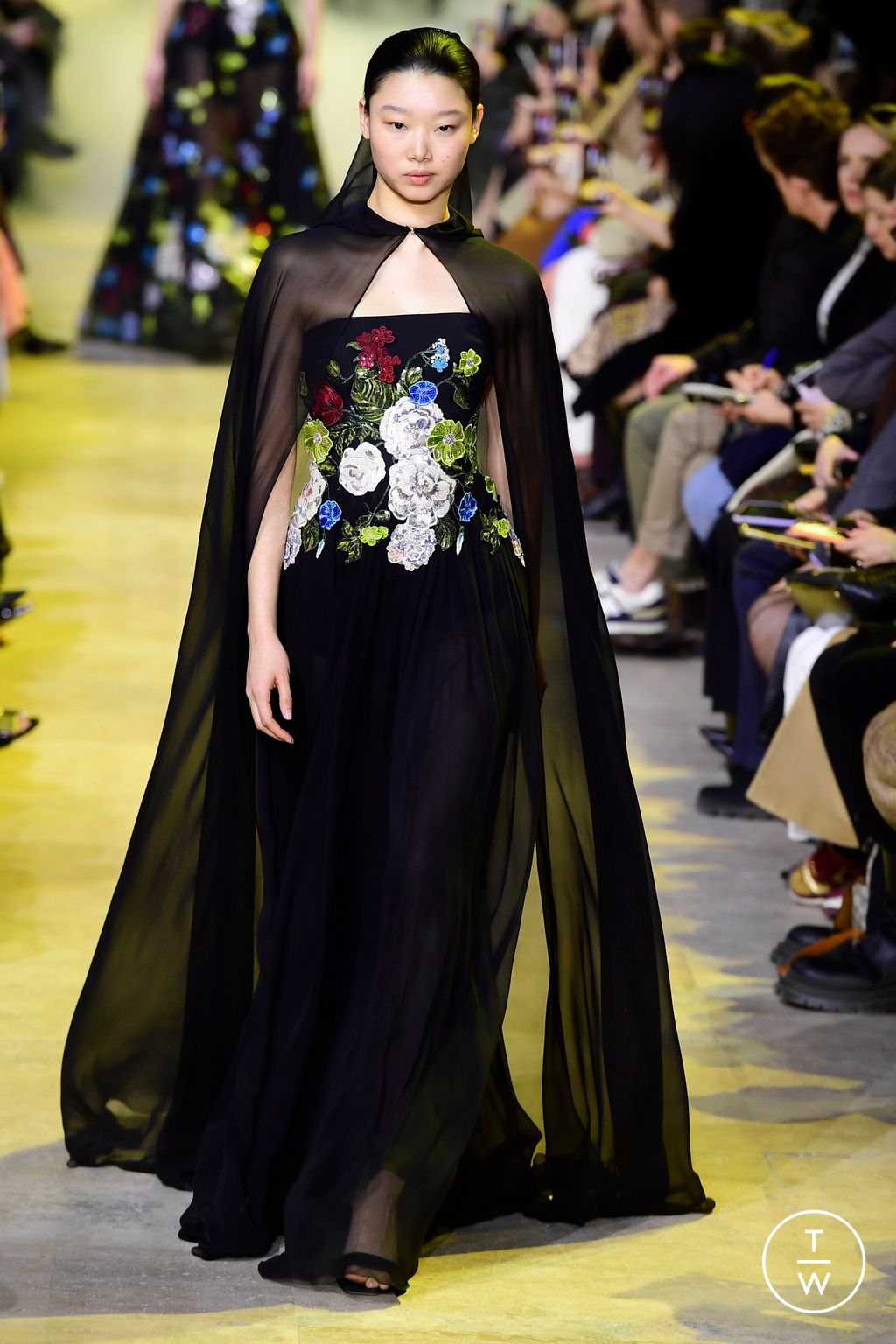 Fashion Week Paris Fall/Winter 2023 look 68 de la collection Elie Saab womenswear