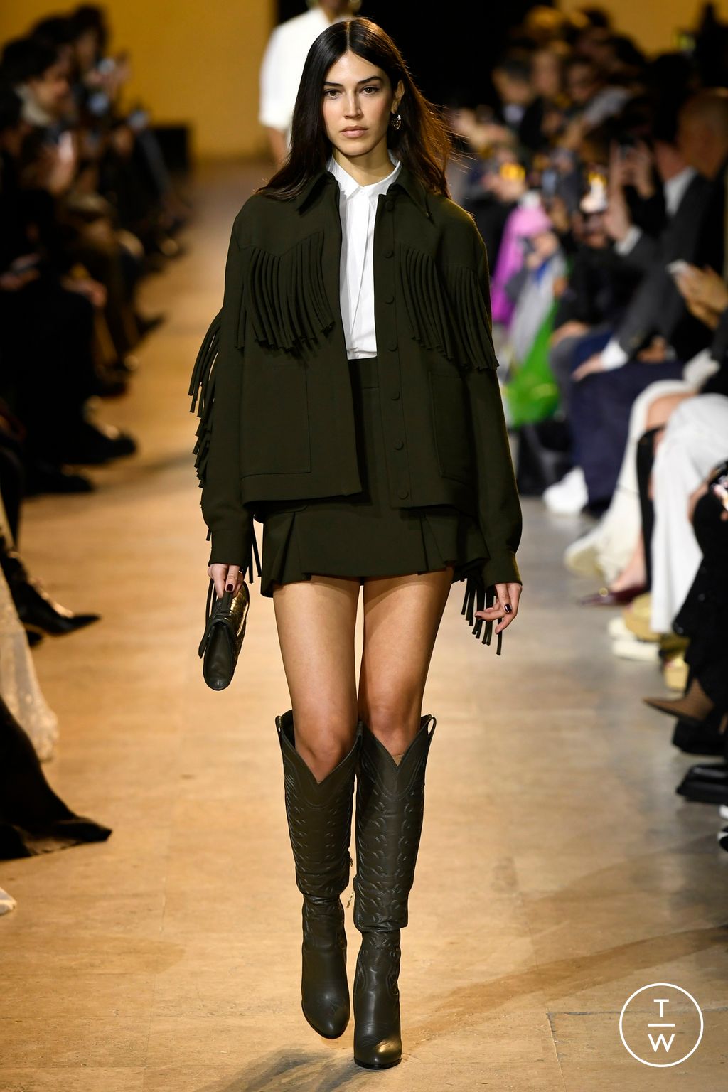 Fashion Week Paris Fall/Winter 2024 look 3 de la collection Elie Saab womenswear