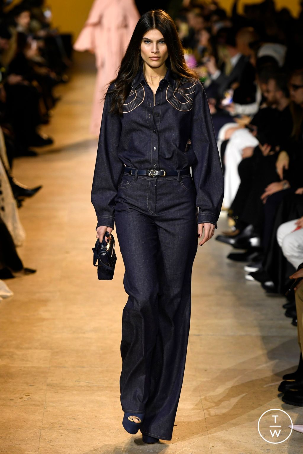 Fashion Week Paris Fall/Winter 2024 look 7 from the Elie Saab collection 女装