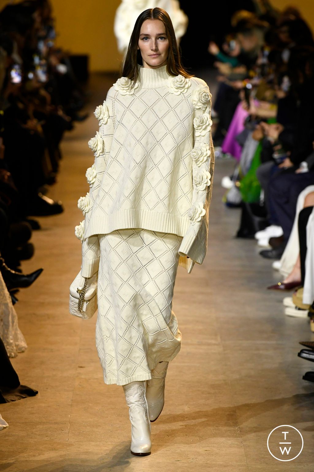 Fashion Week Paris Fall/Winter 2024 look 18 de la collection Elie Saab womenswear