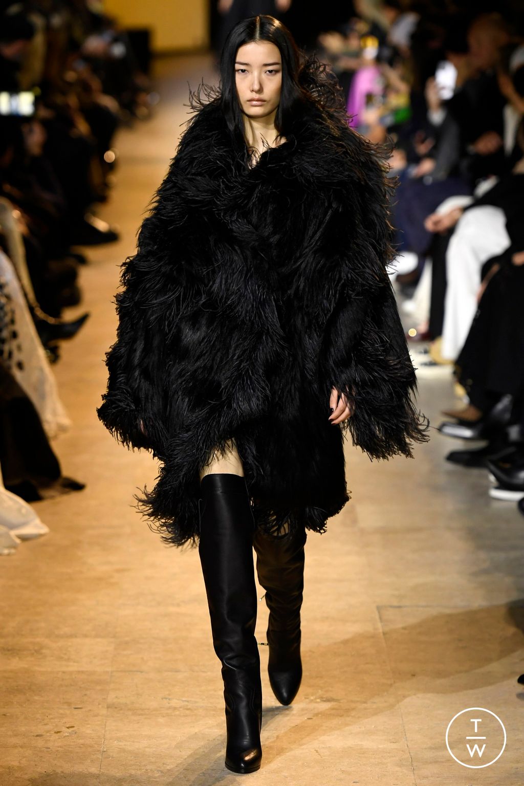 Fashion Week Paris Fall/Winter 2024 look 22 from the Elie Saab collection womenswear