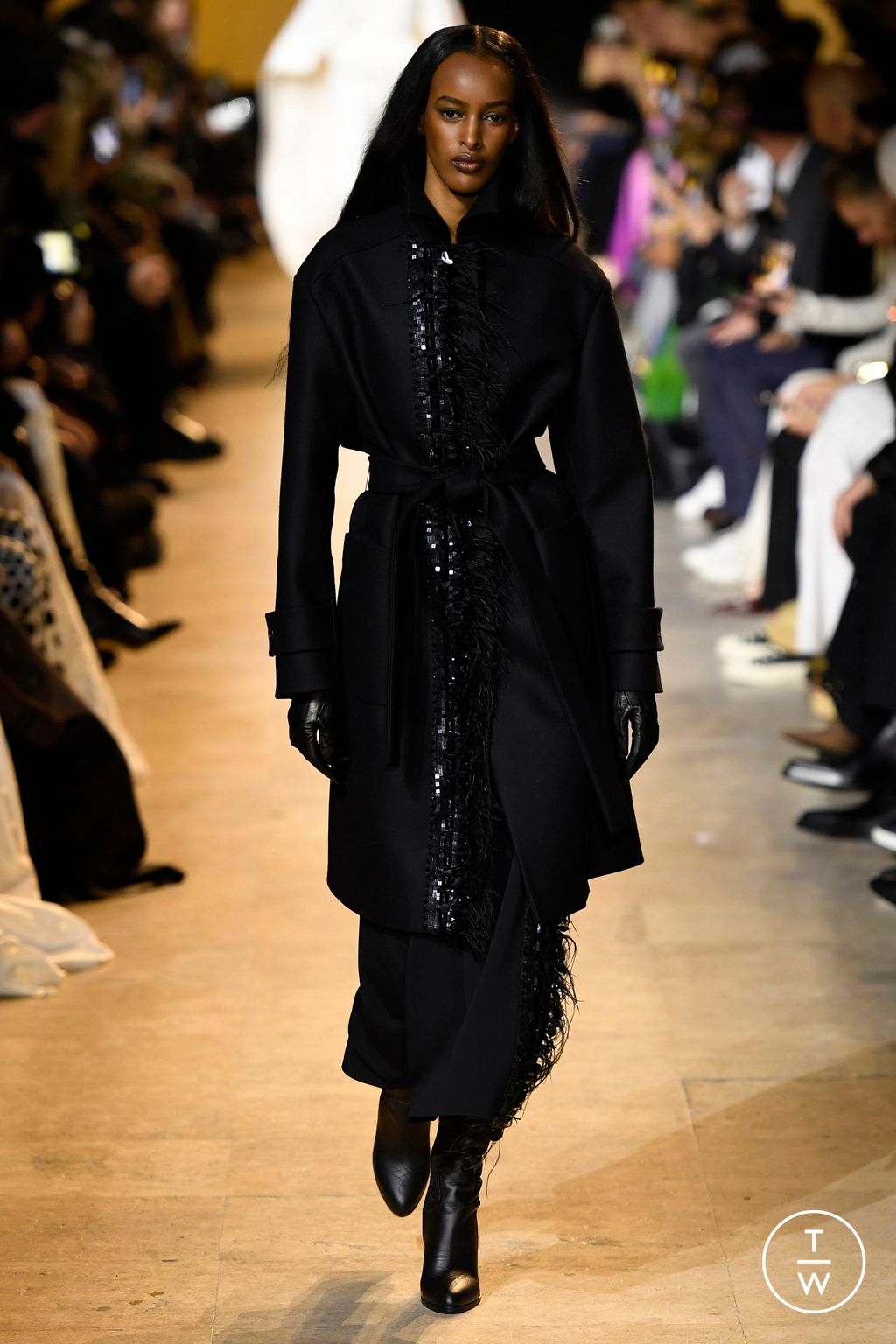 Fashion Week Paris Fall/Winter 2024 look 25 from the Elie Saab collection womenswear