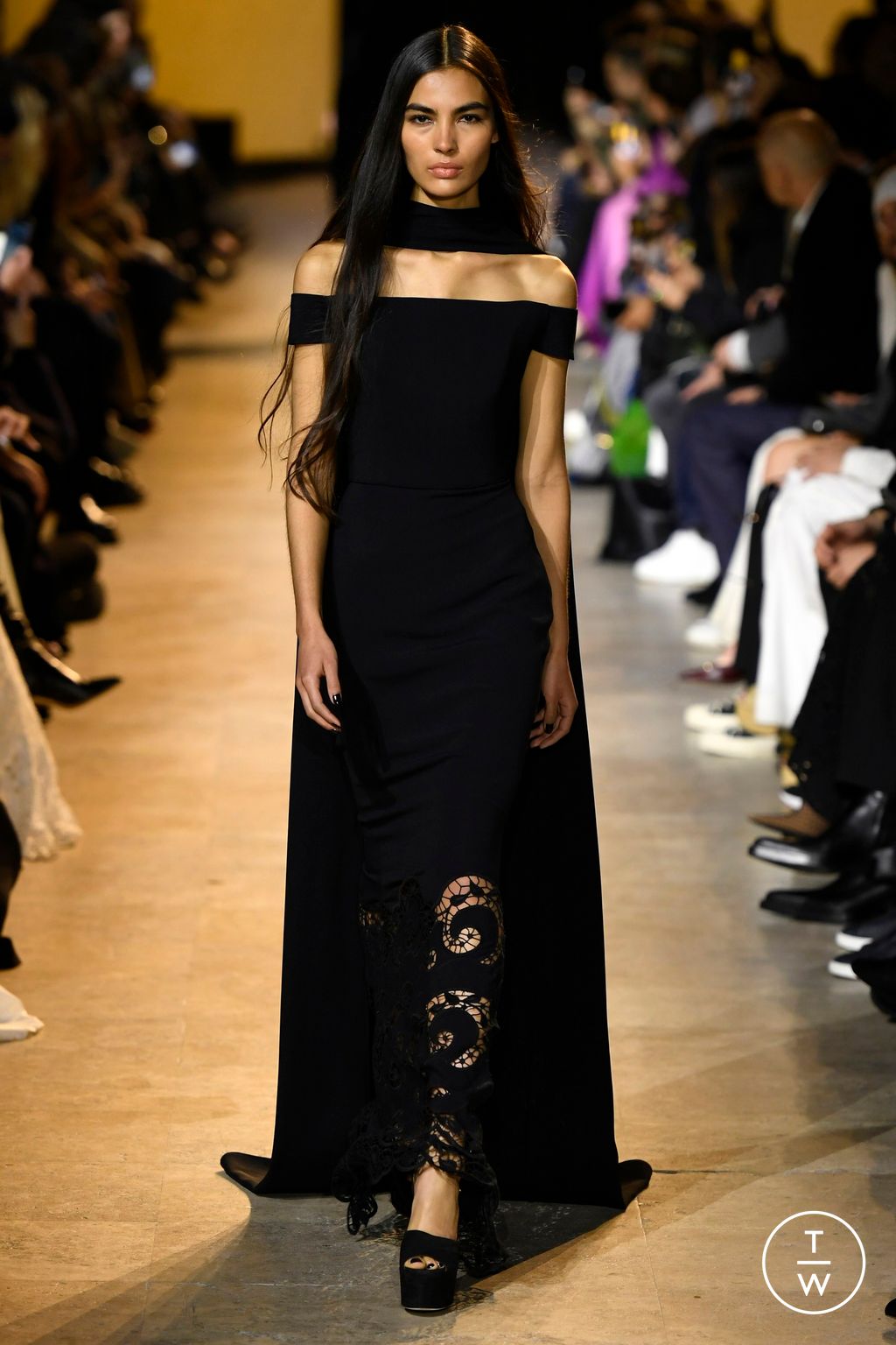 Fashion Week Paris Fall/Winter 2024 look 39 from the Elie Saab collection womenswear