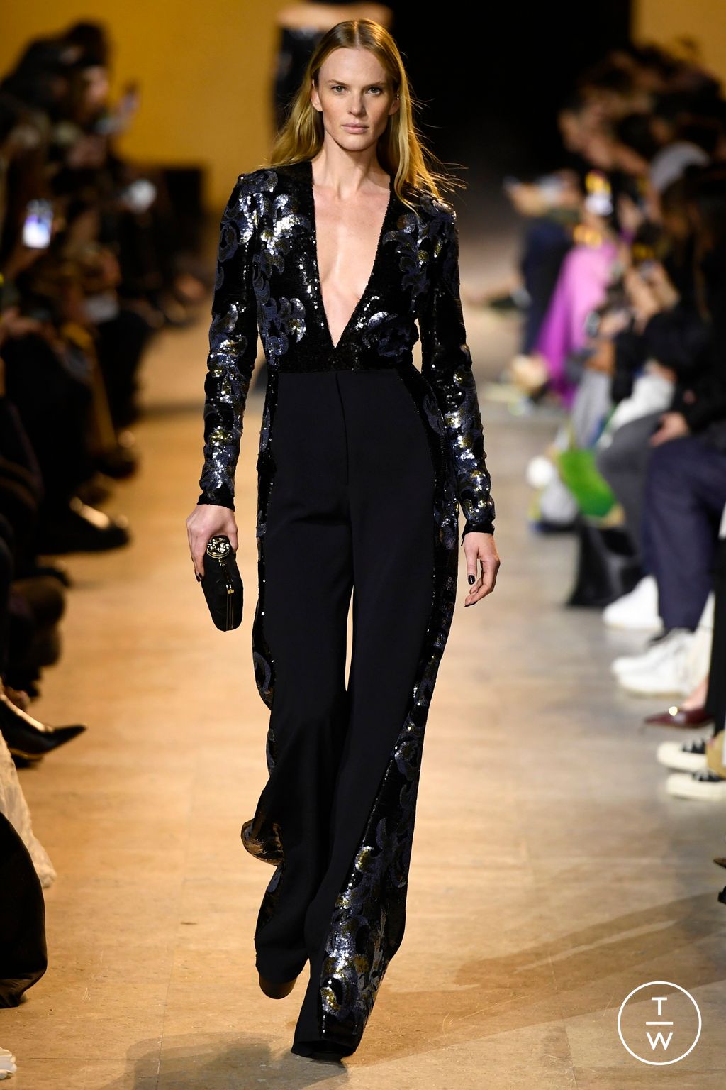 Fashion Week Paris Fall/Winter 2024 look 54 de la collection Elie Saab womenswear