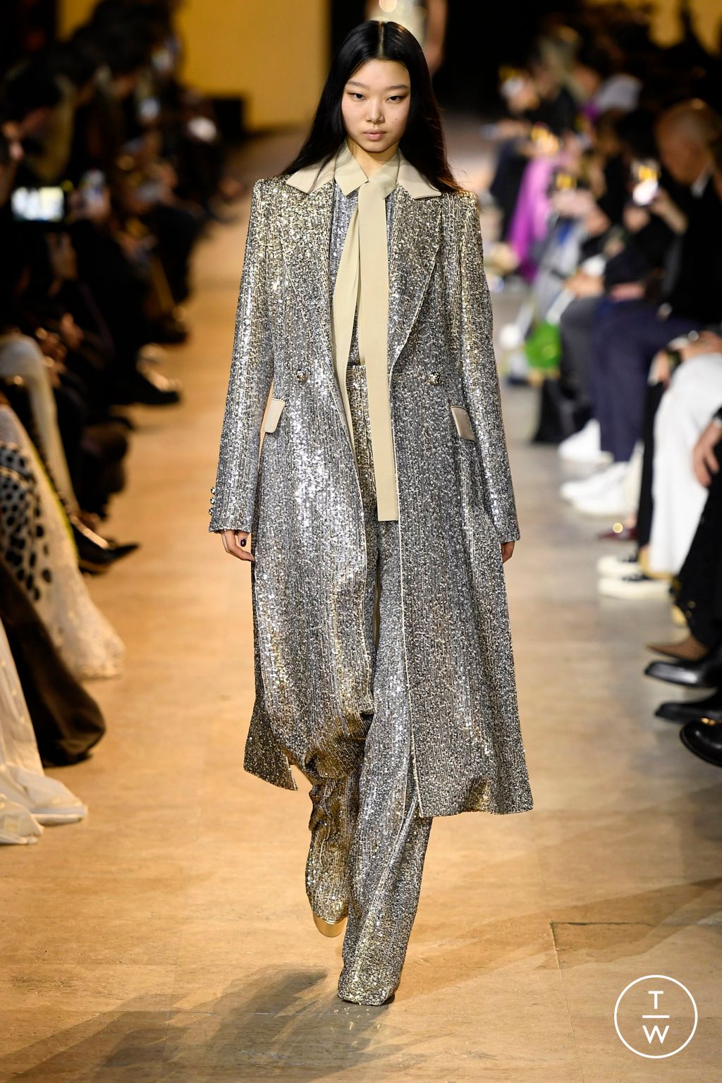 Fashion Week Paris Fall/Winter 2024 look 63 from the Elie Saab collection 女装