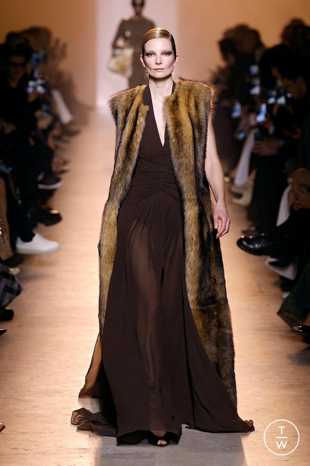 Fashion Week Paris Fall/Winter 2025 look 5 from the Elie Saab collection womenswear