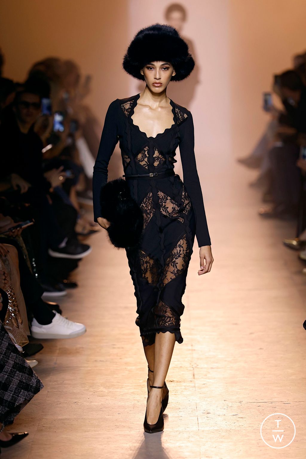 Fashion Week Paris Fall/Winter 2025 look 7 from the Elie Saab collection womenswear