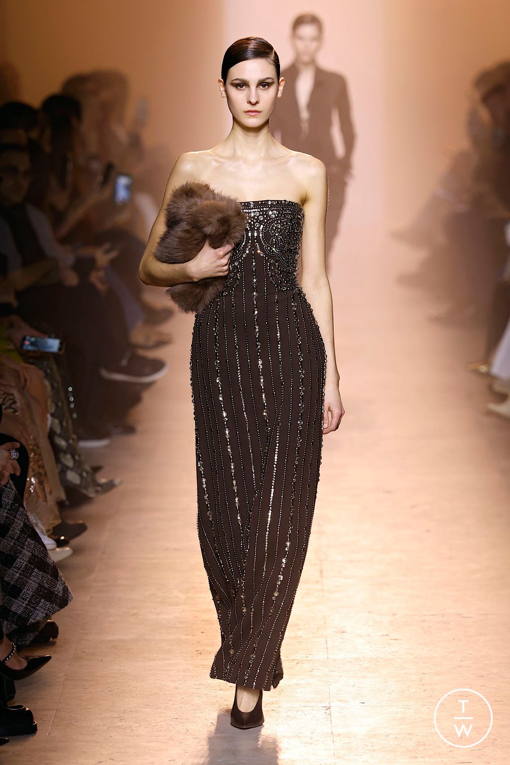 Fashion Week Paris Fall/Winter 2025 look 16 from the Elie Saab collection womenswear