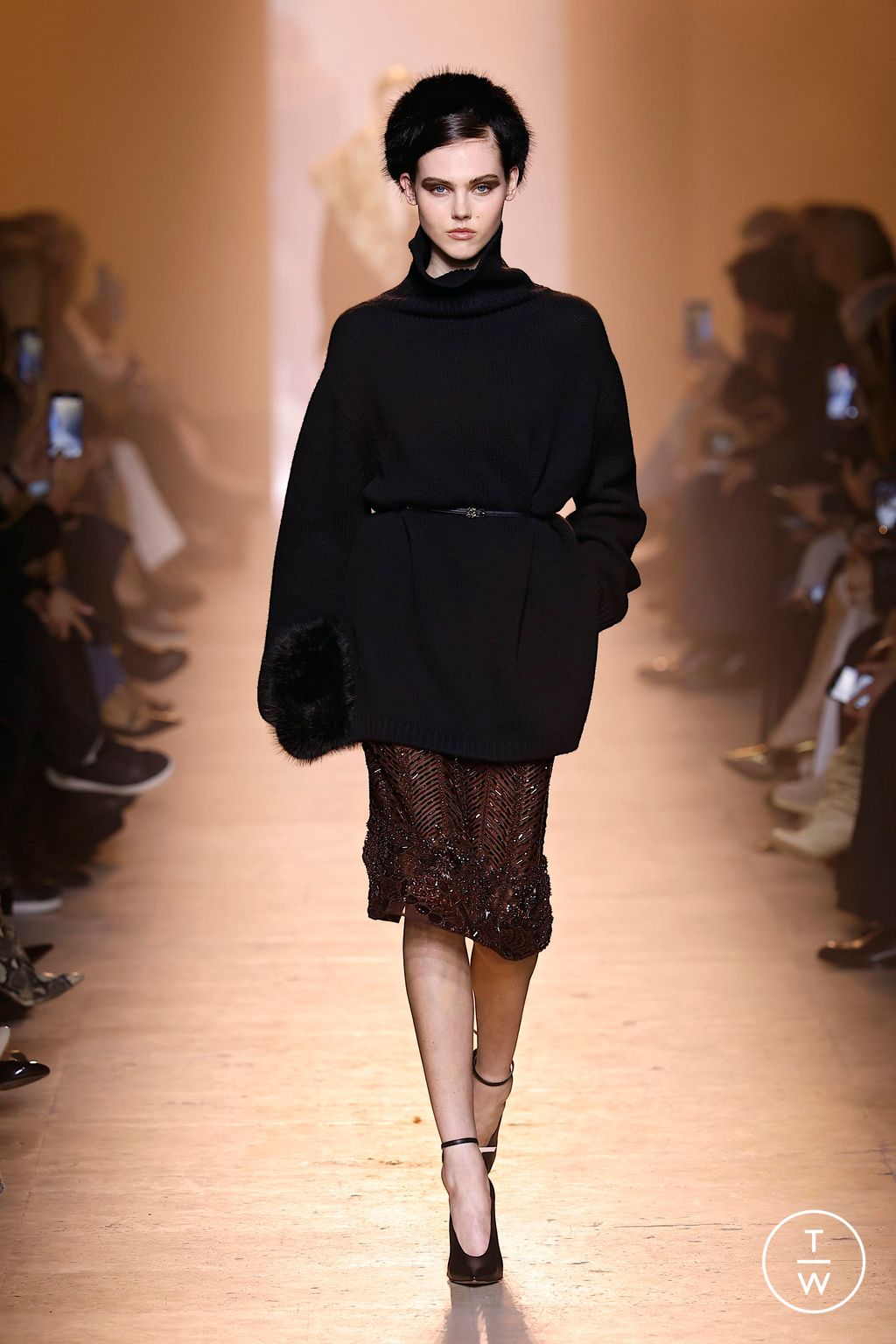 Fashion Week Paris Fall/Winter 2025 look 22 from the Elie Saab collection womenswear